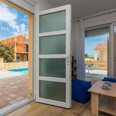 דירות זאטון Fabulous House B With Outdoor Pool מראה חיצוני תמונה