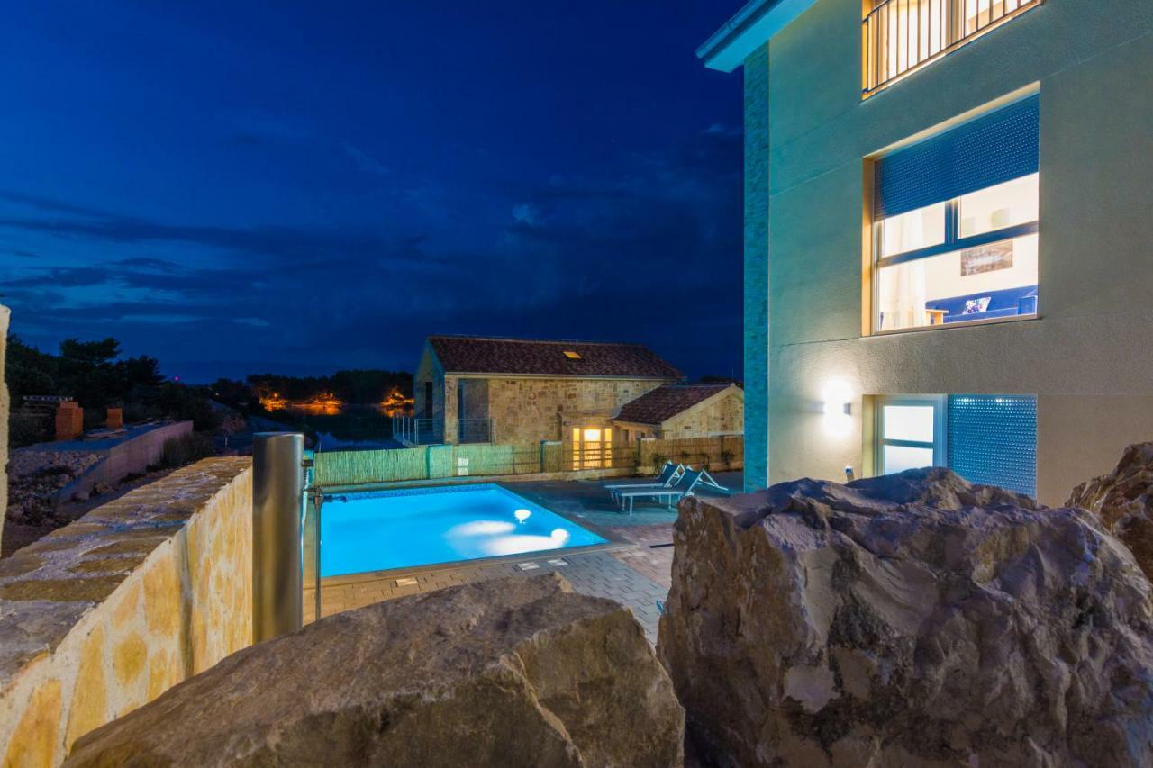 דירות זאטון Fabulous House B With Outdoor Pool מראה חיצוני תמונה