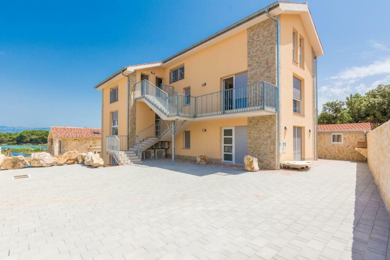 דירות זאטון Fabulous House B With Outdoor Pool מראה חיצוני תמונה