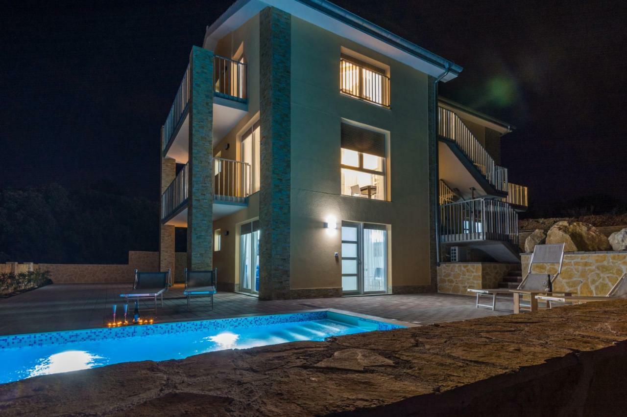 דירות זאטון Fabulous House B With Outdoor Pool מראה חיצוני תמונה