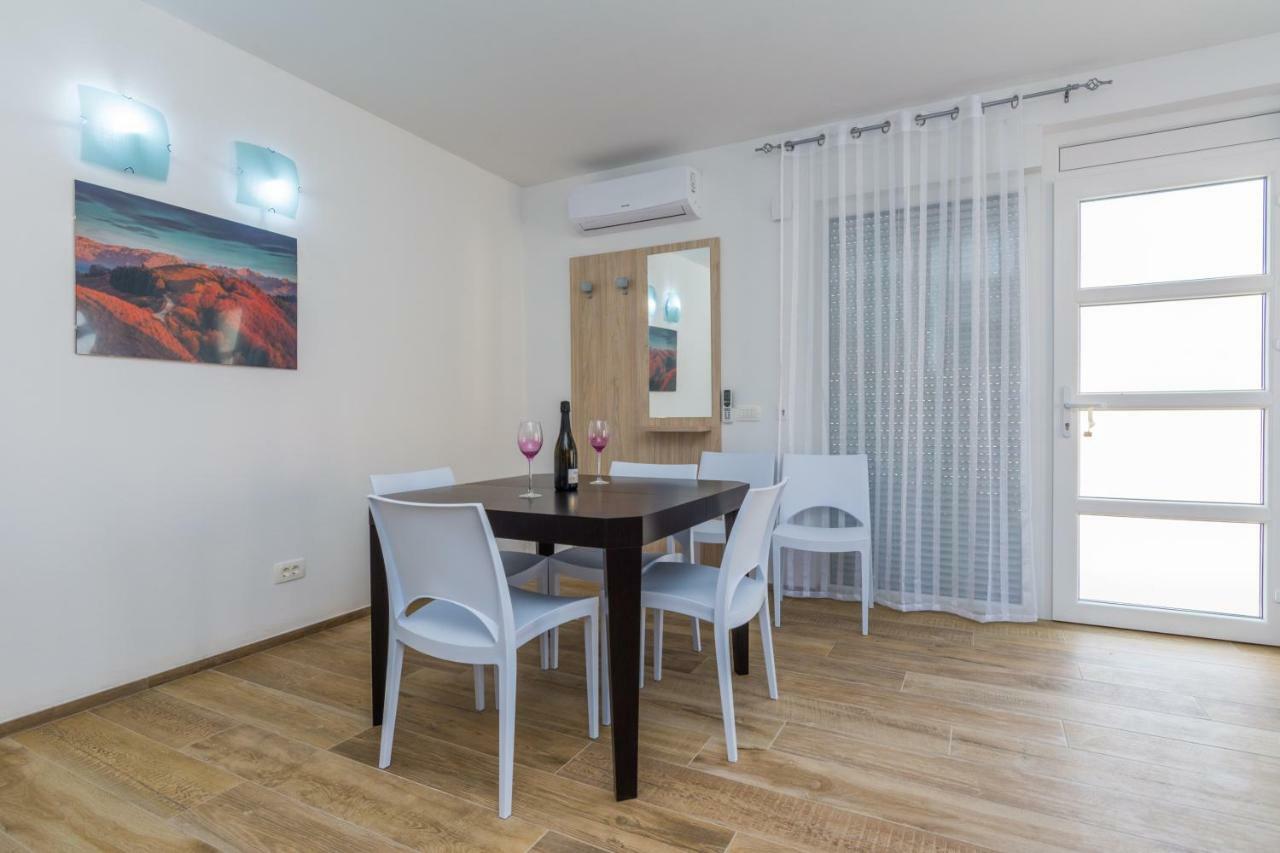 דירות זאטון Fabulous House B With Outdoor Pool מראה חיצוני תמונה